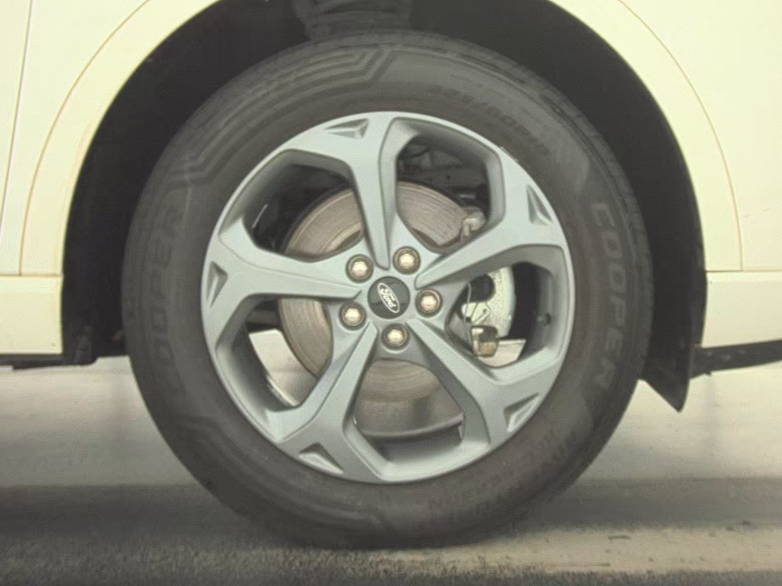 2024 Ford Escape Hybrid ST-Line Select AWD