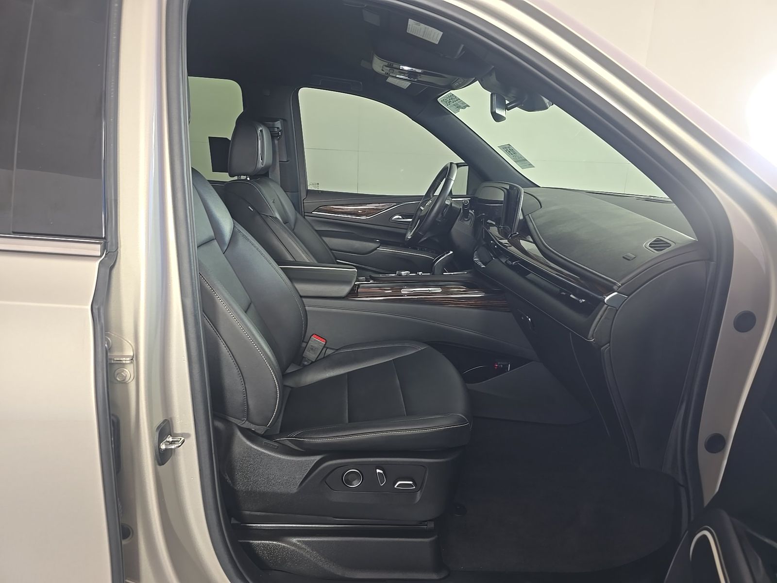 2024 Cadillac Escalade ESV Luxury RWD