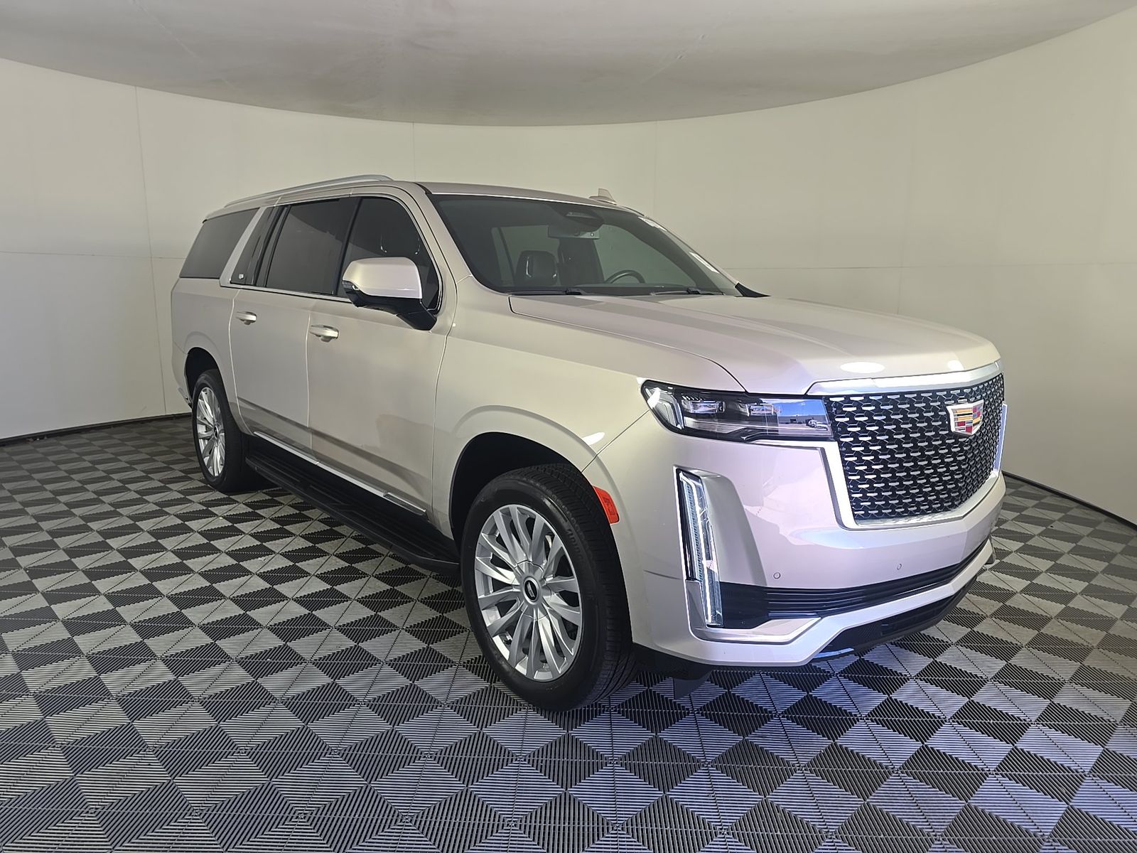 2024 Cadillac Escalade ESV Luxury RWD
