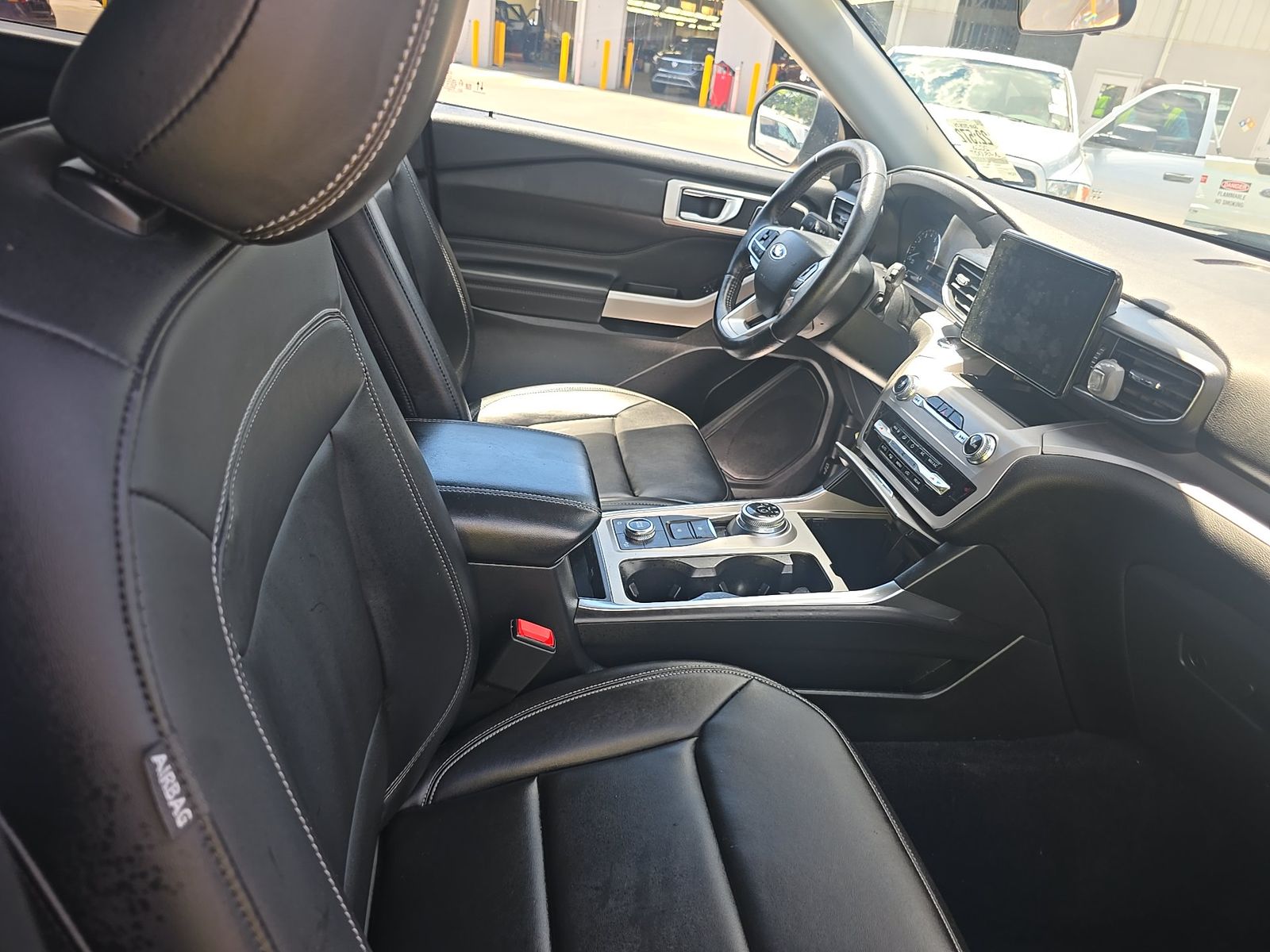 2023 Ford Explorer XLT AWD