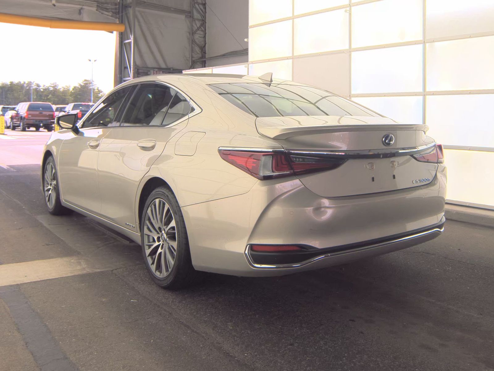 2019 Lexus ES ES 300h FWD