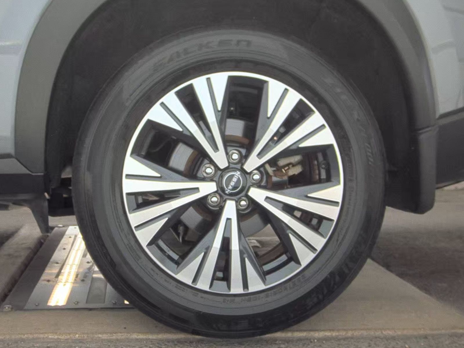 2023 Nissan Rogue SV FWD