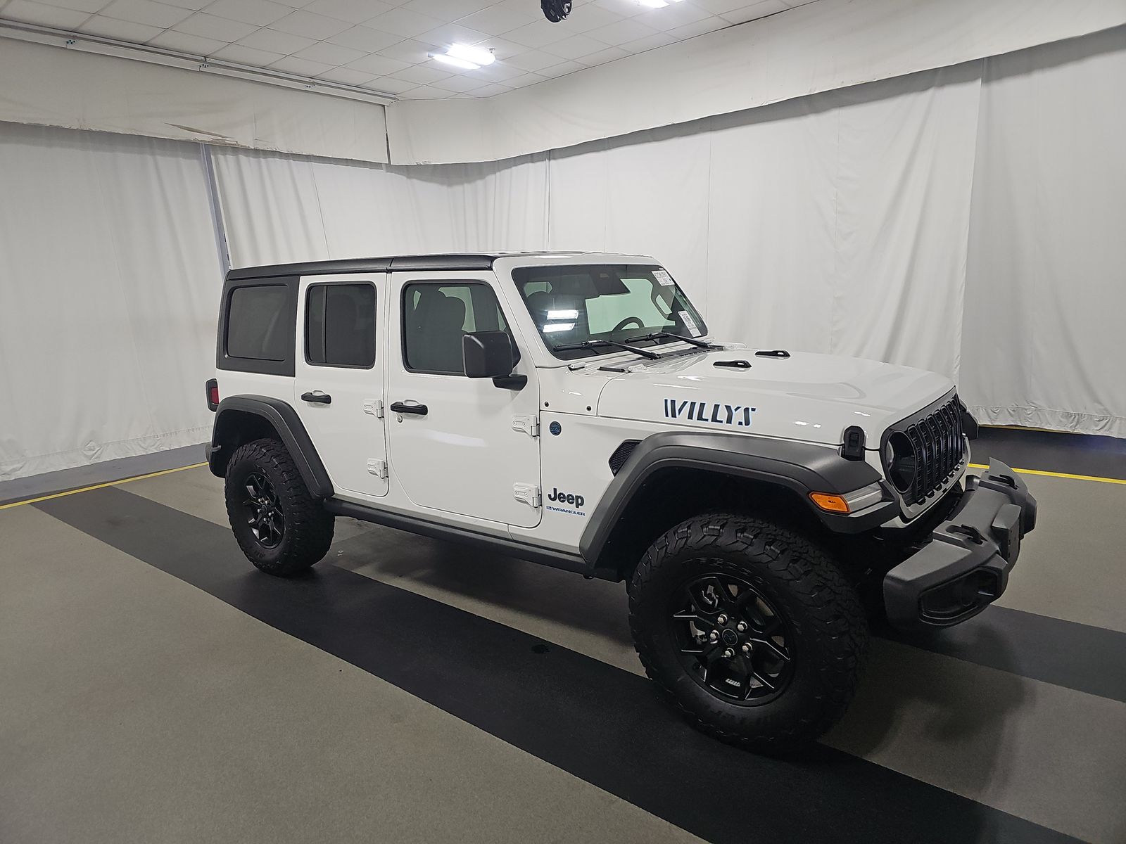 2025 Jeep Wrangler 4xe Willys AWD