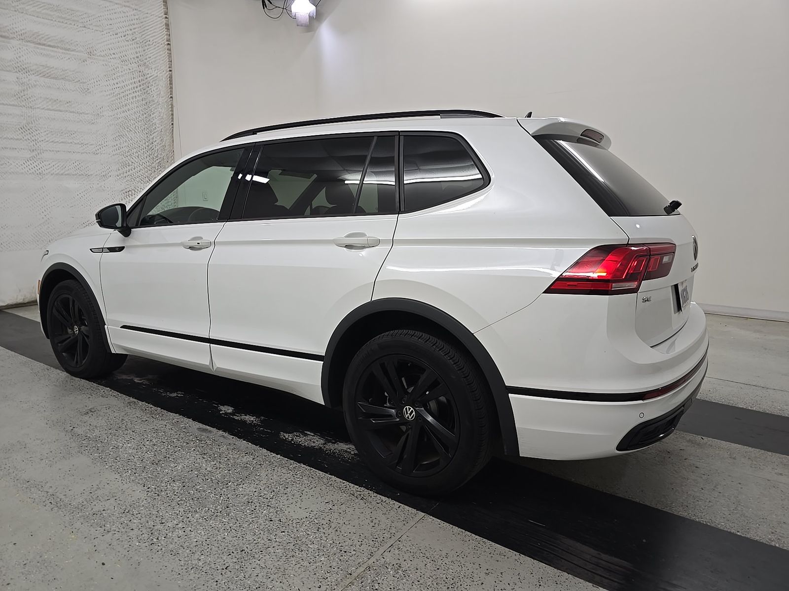 2024 Volkswagen Tiguan 2.0T SE R-Line Black FWD