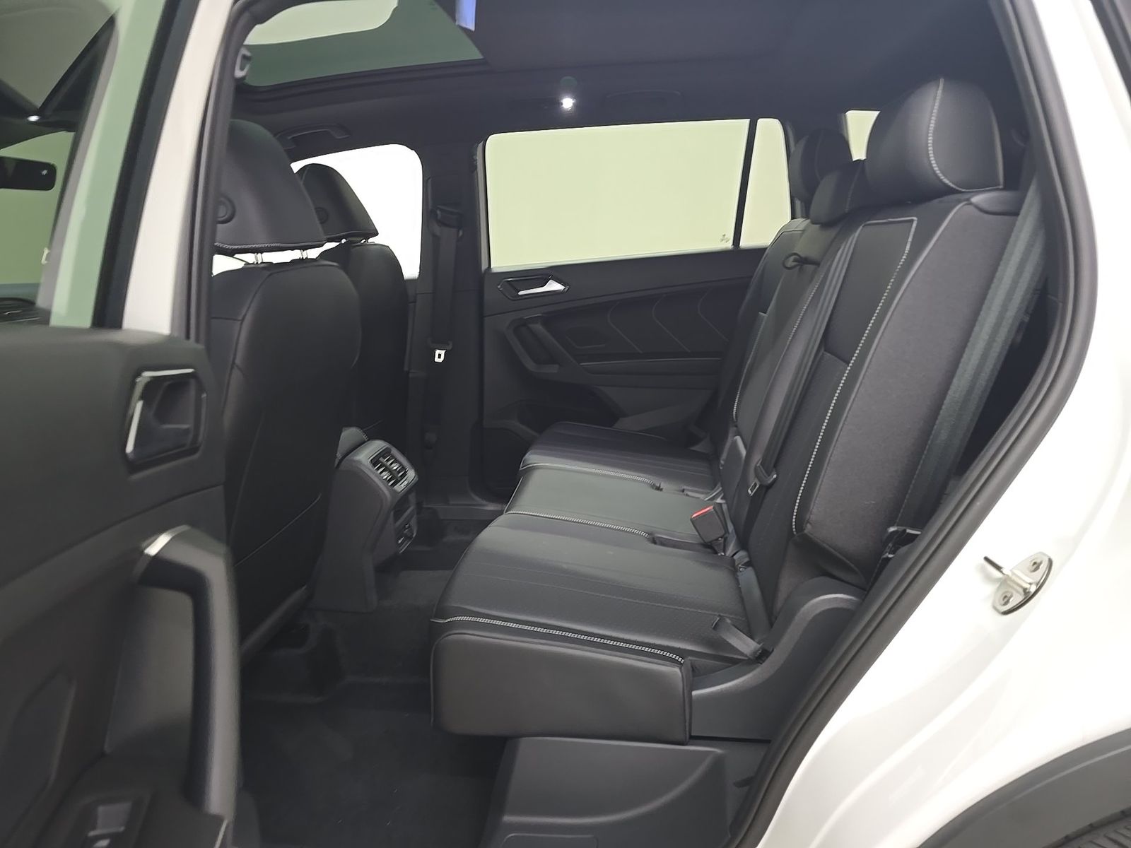 2024 Volkswagen Tiguan 2.0T SE R-Line Black FWD