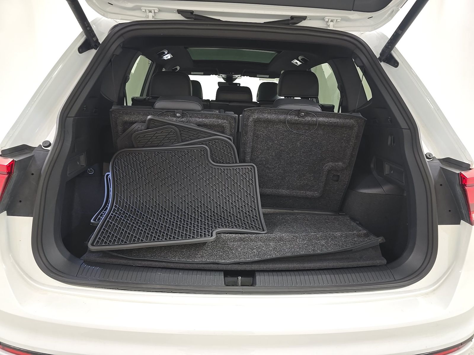 2024 Volkswagen Tiguan 2.0T SE R-Line Black FWD