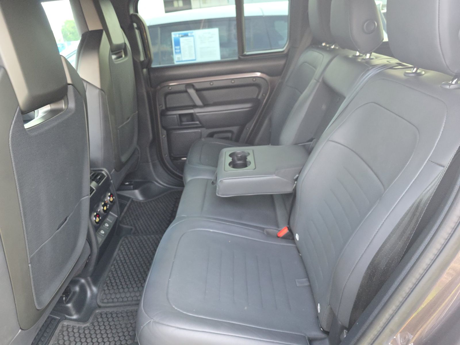 2025 Land Rover Defender 110 OCTA FWD