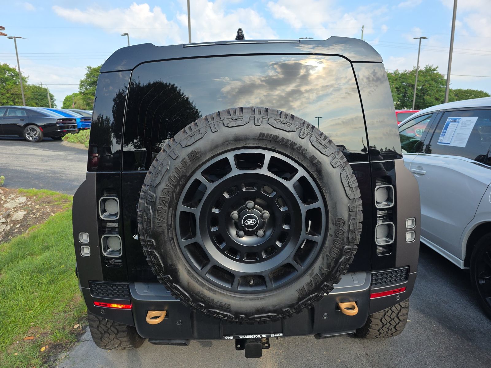 2025 Land Rover Defender 110 OCTA FWD