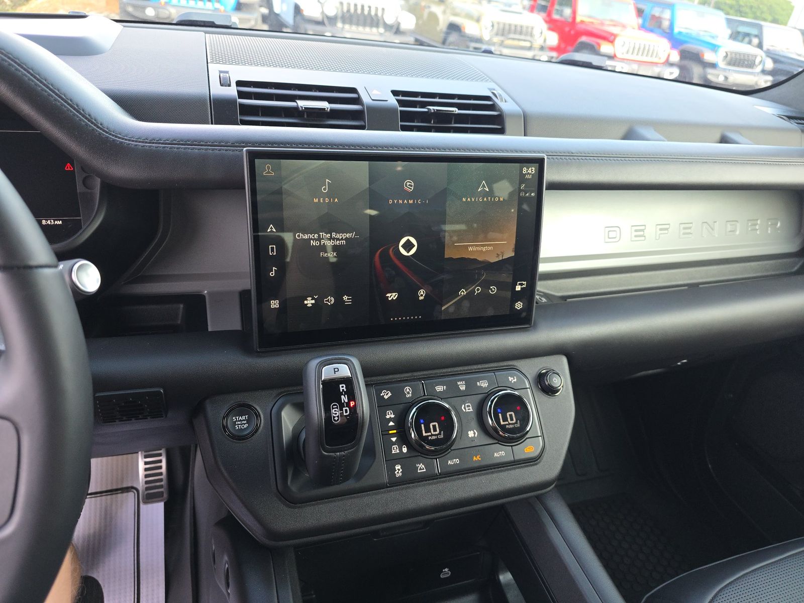 2025 Land Rover Defender 110 OCTA FWD