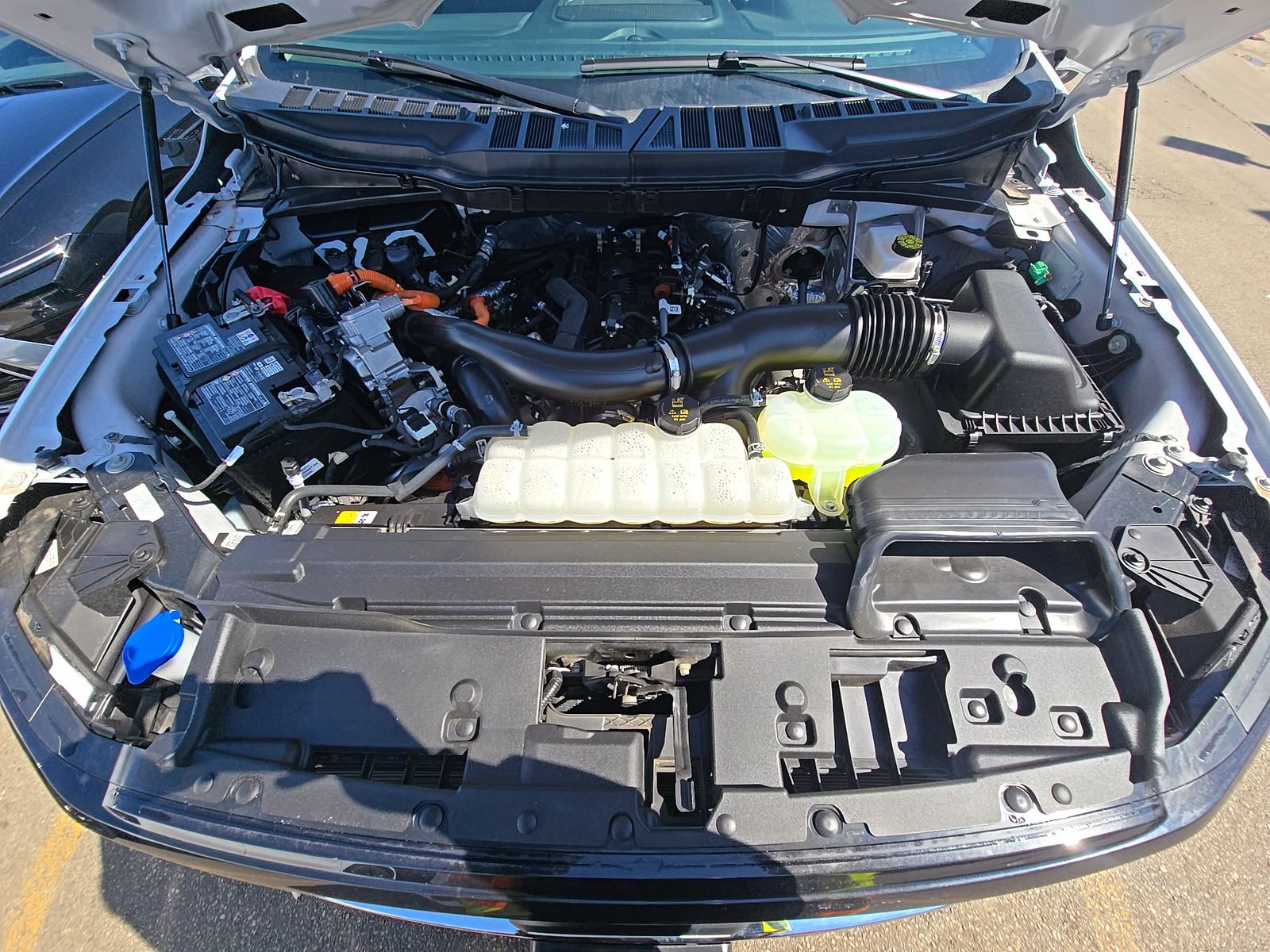 2025 Ford F-150 Hybrid XLT AWD