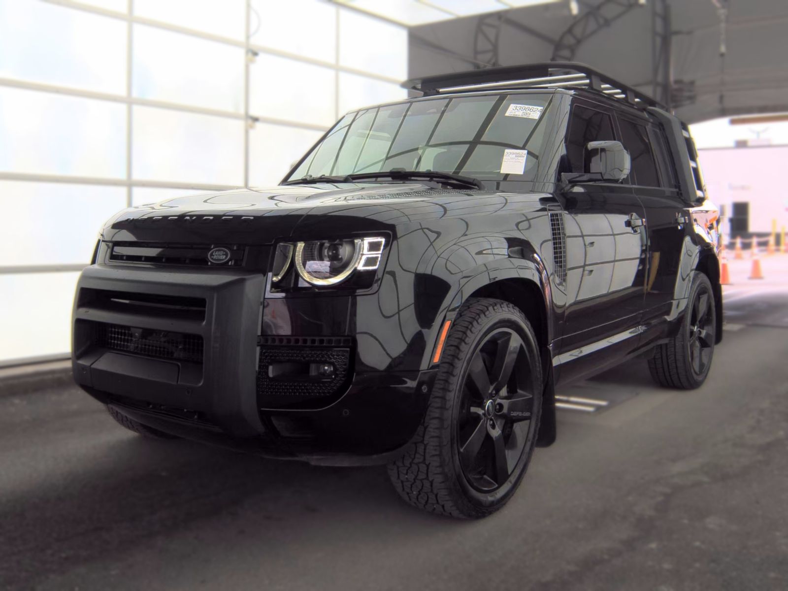 2023 Land Rover Defender 130 X-Dynamic SE AWD