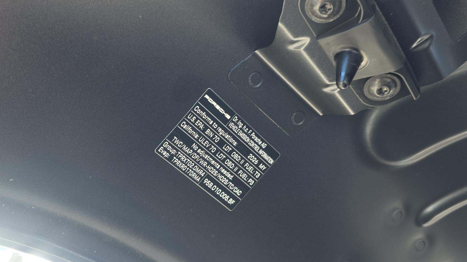 2026 Porsche Macan Base AWD