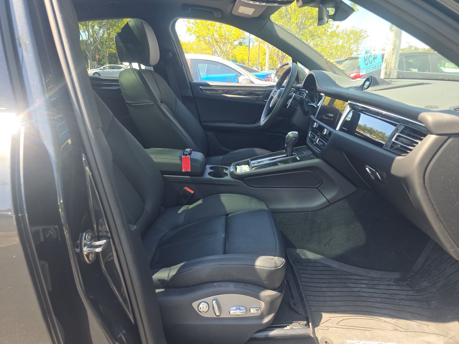 2026 Porsche Macan Base AWD