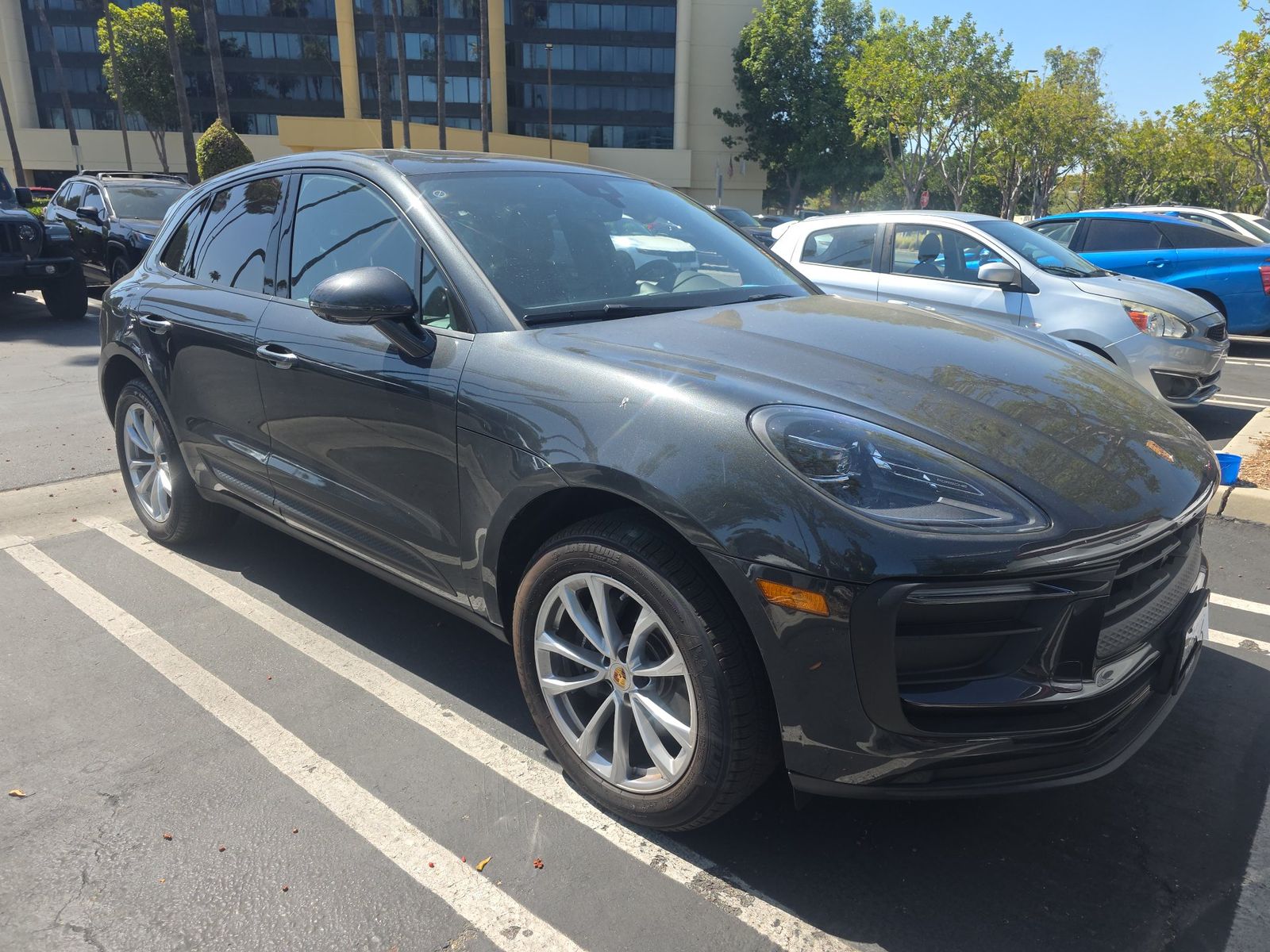 2026 Porsche Macan Base AWD