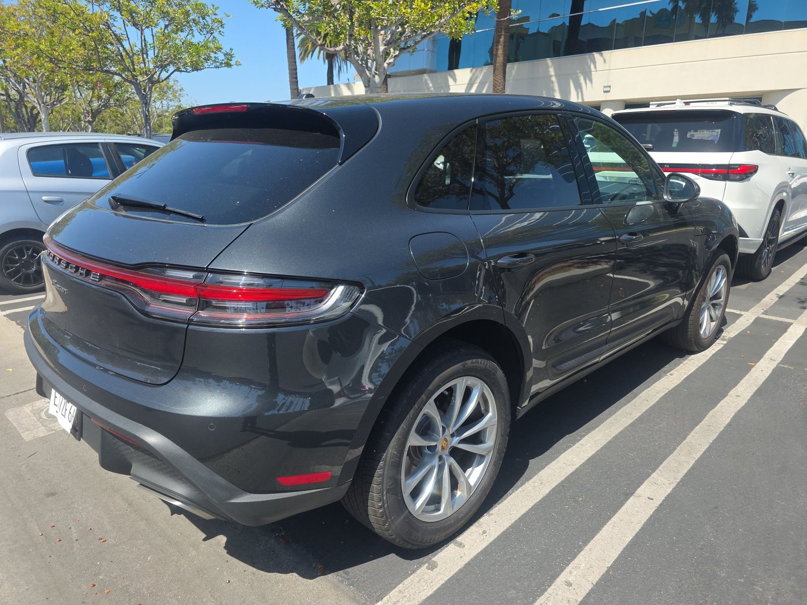 2026 Porsche Macan Base AWD
