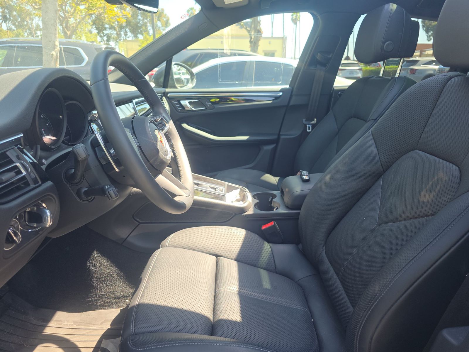 2026 Porsche Macan Base AWD