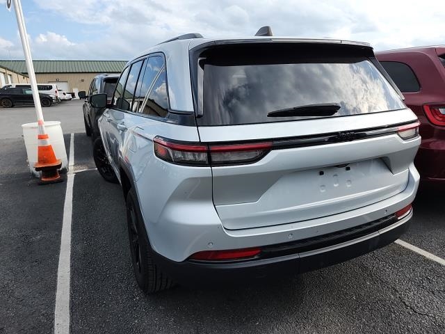 2024 Jeep Grand Cherokee Altitude RWD