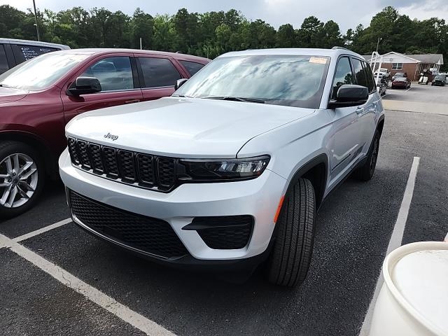 2024 Jeep Grand Cherokee Altitude RWD