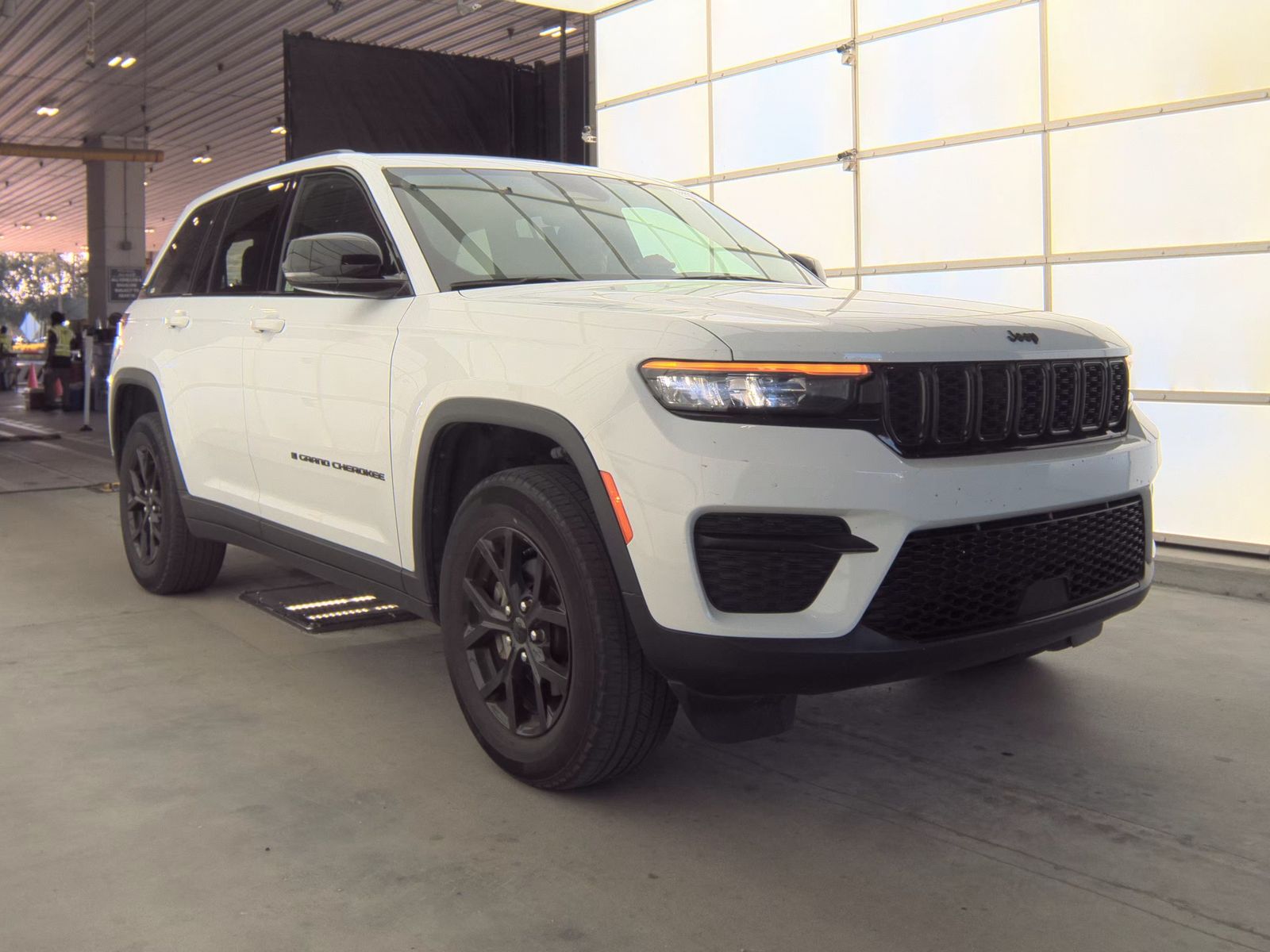 2024 Jeep Grand Cherokee Altitude RWD