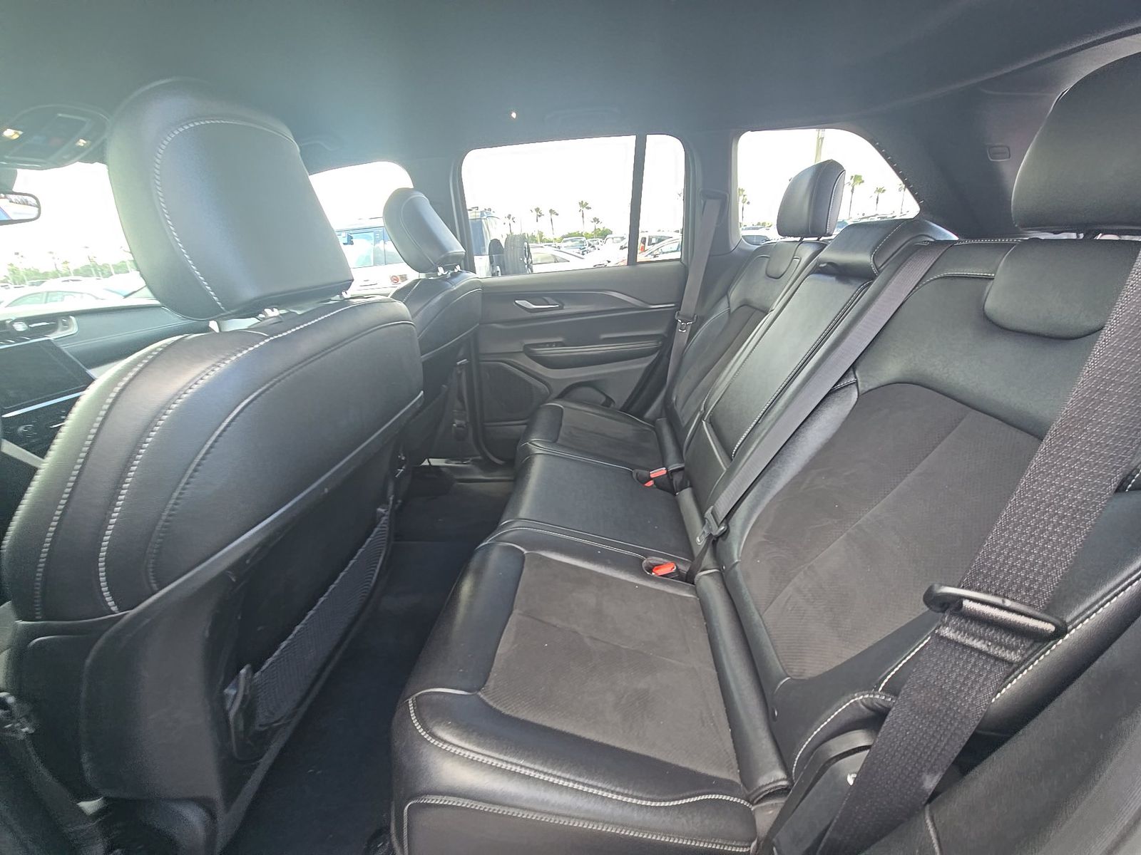 2024 Jeep Grand Cherokee Altitude RWD