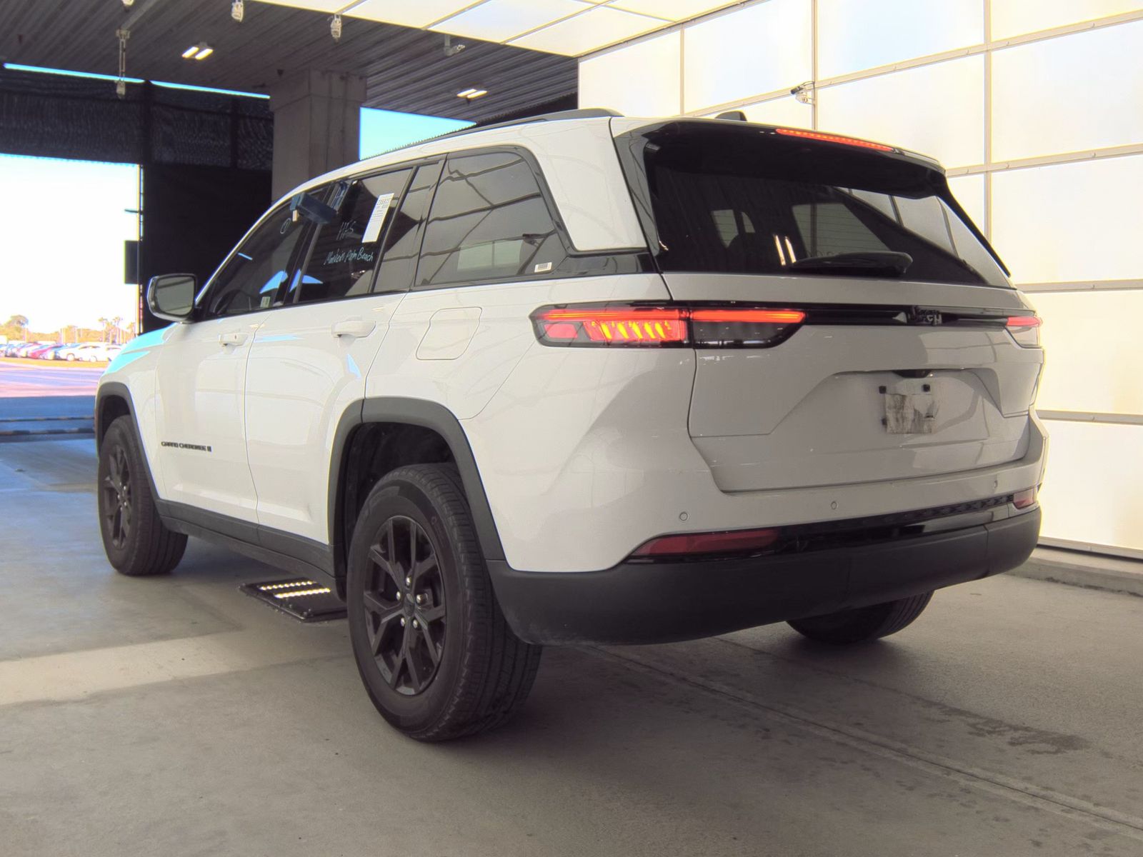 2024 Jeep Grand Cherokee Altitude RWD
