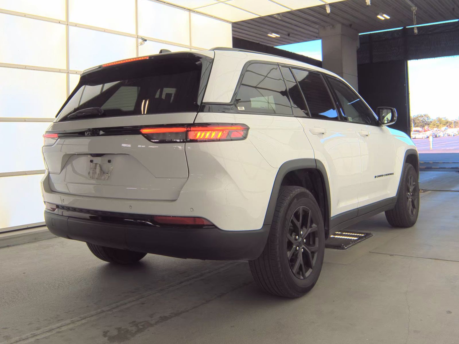 2024 Jeep Grand Cherokee Altitude RWD