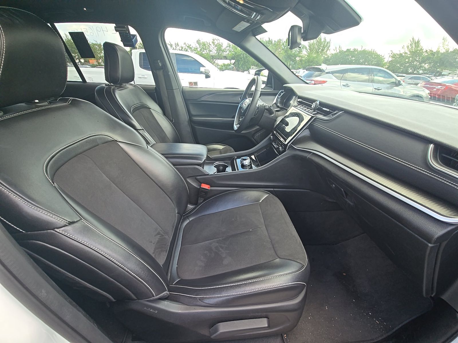 2024 Jeep Grand Cherokee Altitude RWD