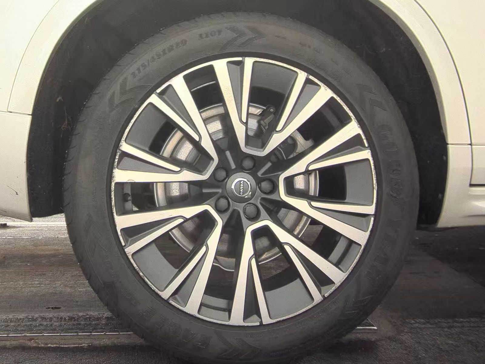 2020 Volvo XC90 T5 Momentum FWD