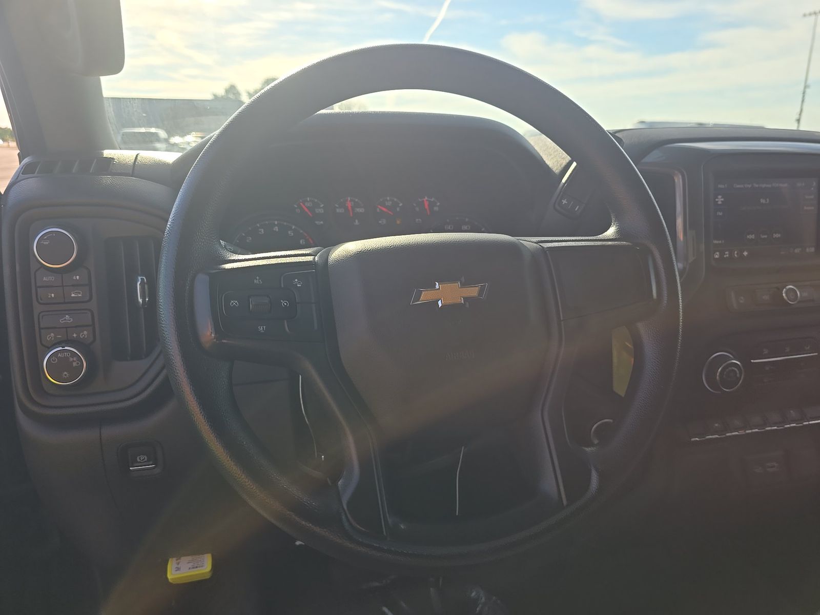 2022 Chevrolet Silverado 1500 Custom AWD