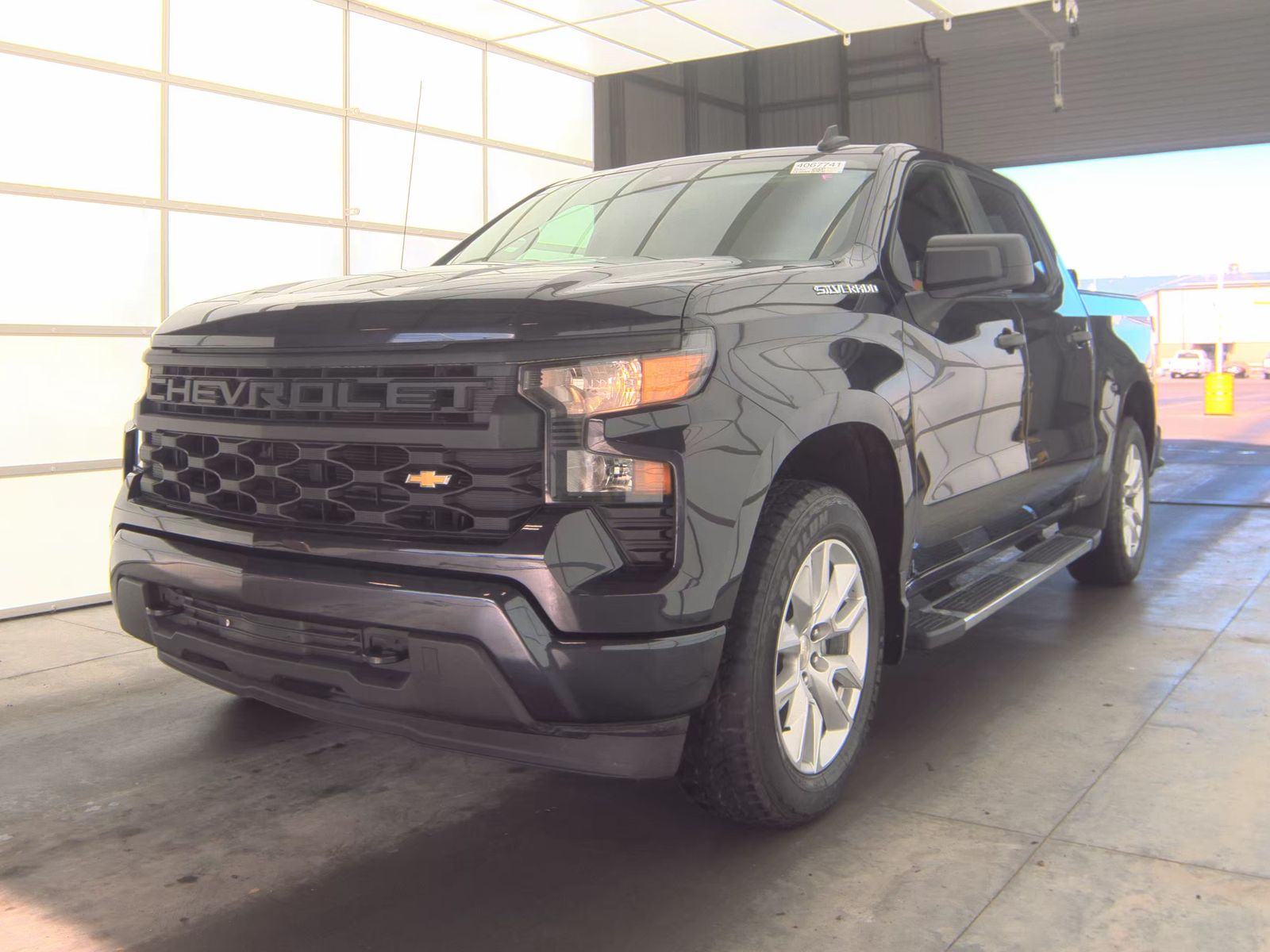 2022 Chevrolet Silverado 1500 Custom AWD