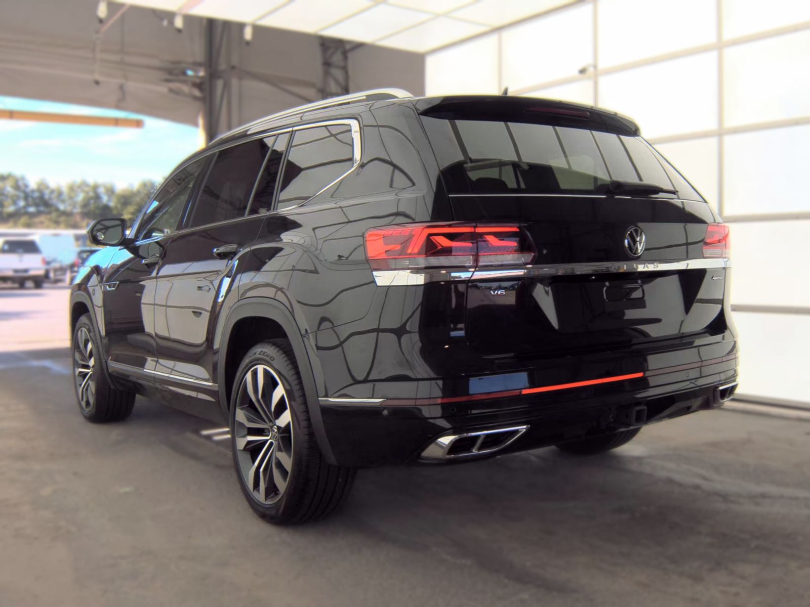 2023 Volkswagen Atlas 3.6L SEL Premium R-Line FWD