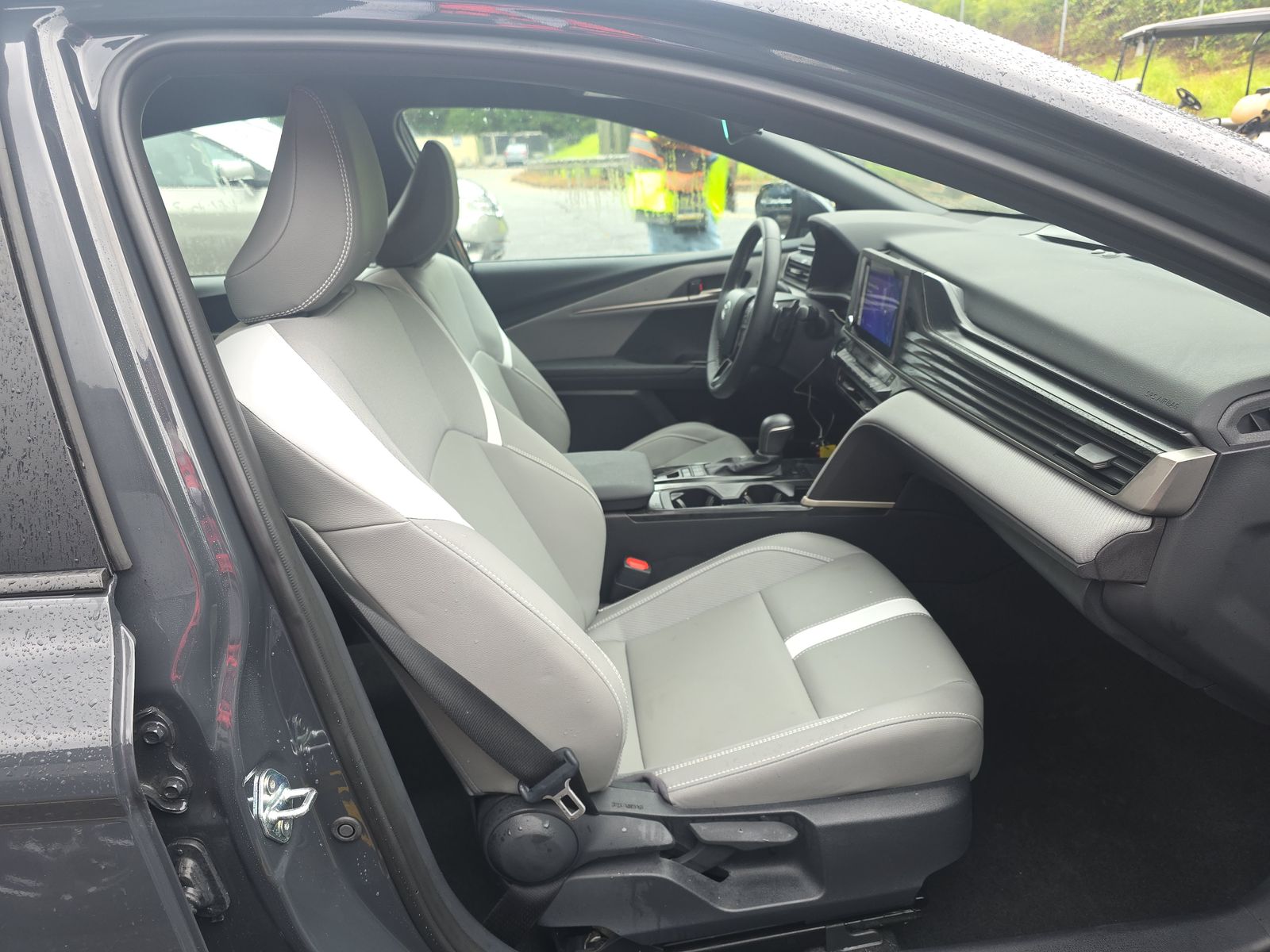 2025 Toyota Camry SE FWD