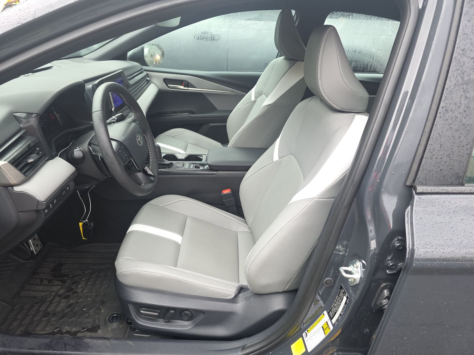 2025 Toyota Camry SE FWD