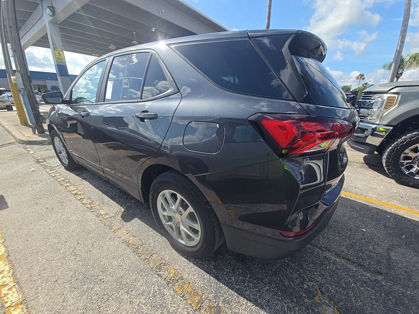 2022 Chevrolet Equinox LS FWD