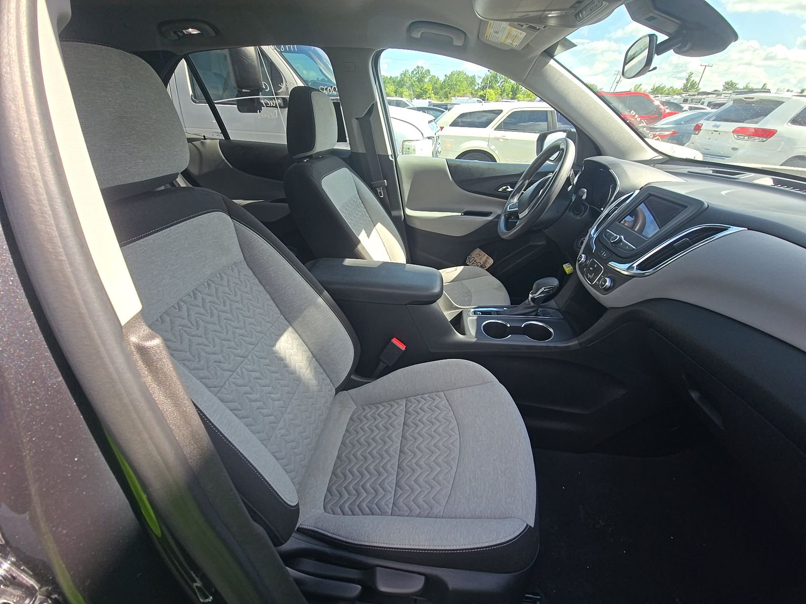 2022 Chevrolet Equinox LS FWD