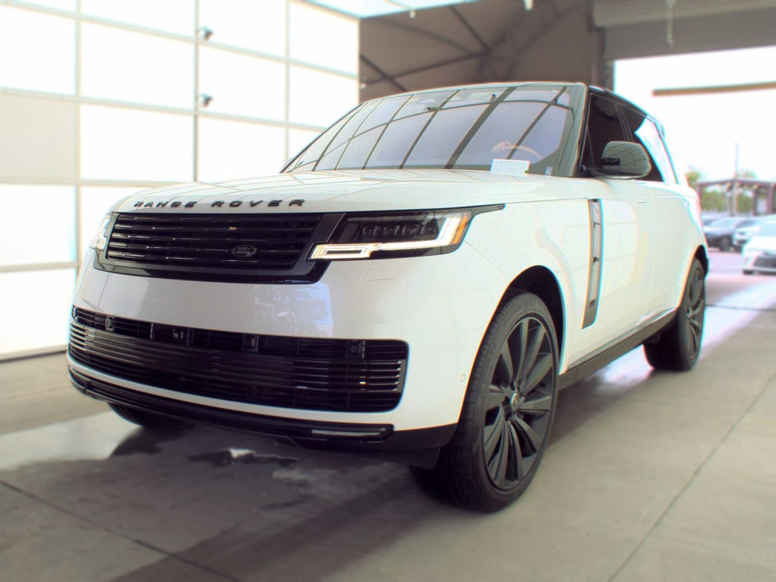 2023 Land Rover Range Rover SV LWB AWD