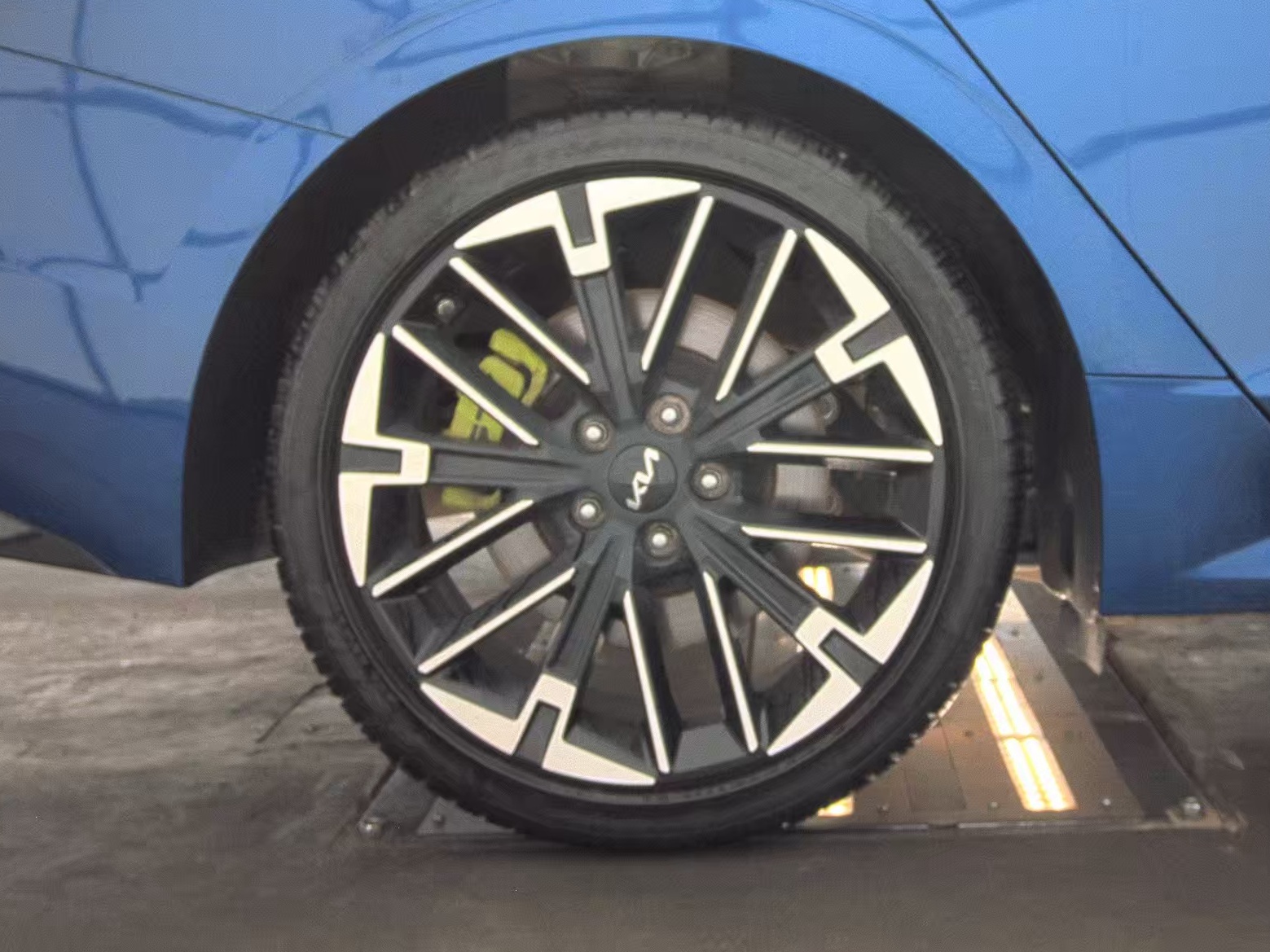 2025 Kia K5 GT FWD