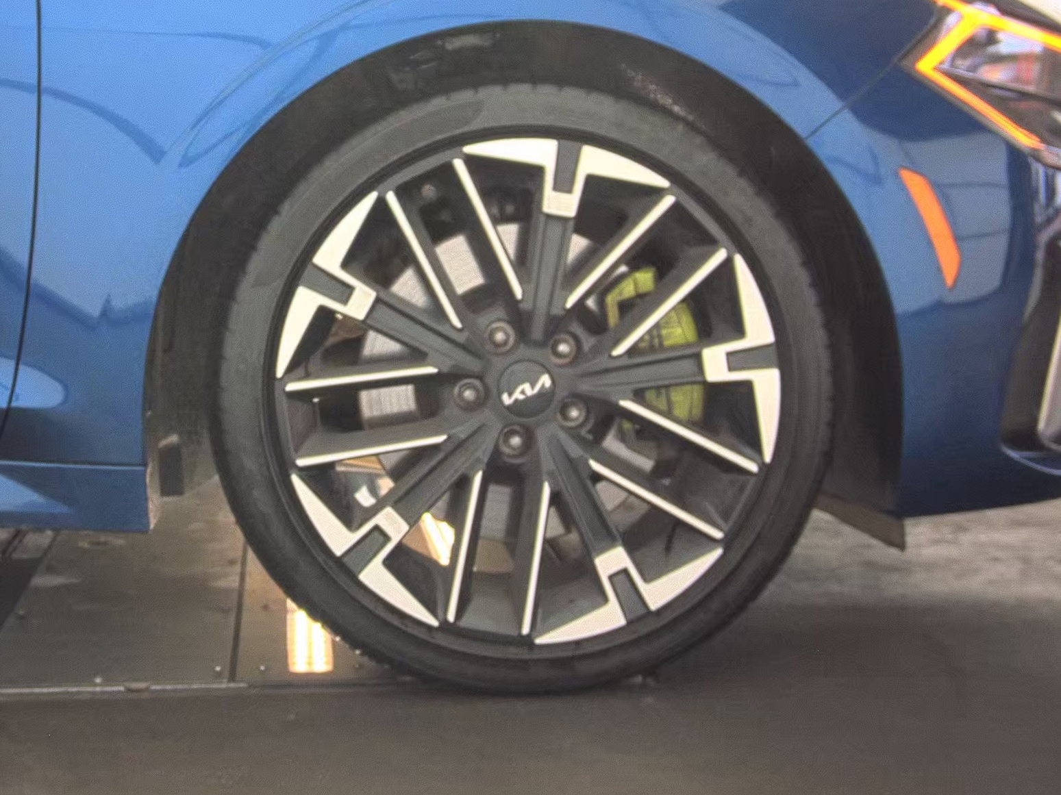 2025 Kia K5 GT FWD