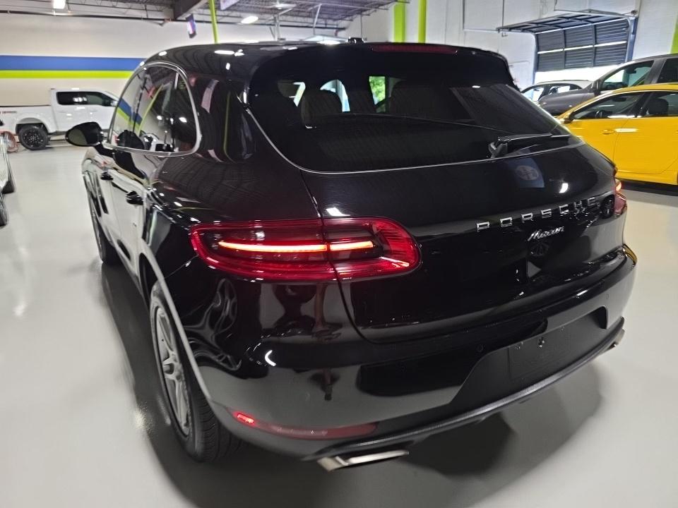 2018 Porsche Macan Base AWD