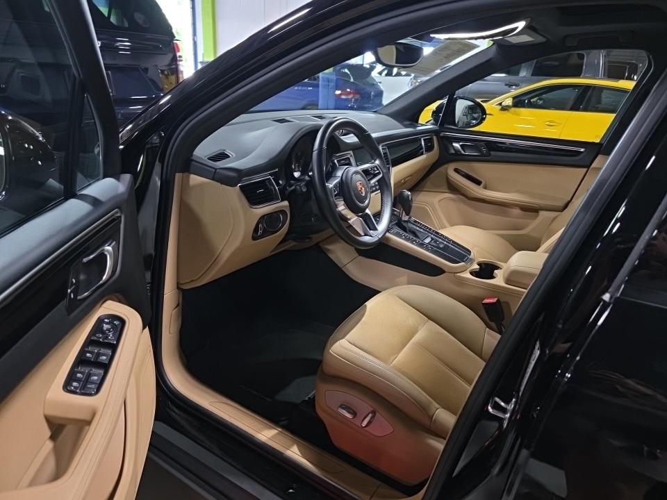 2018 Porsche Macan Base AWD