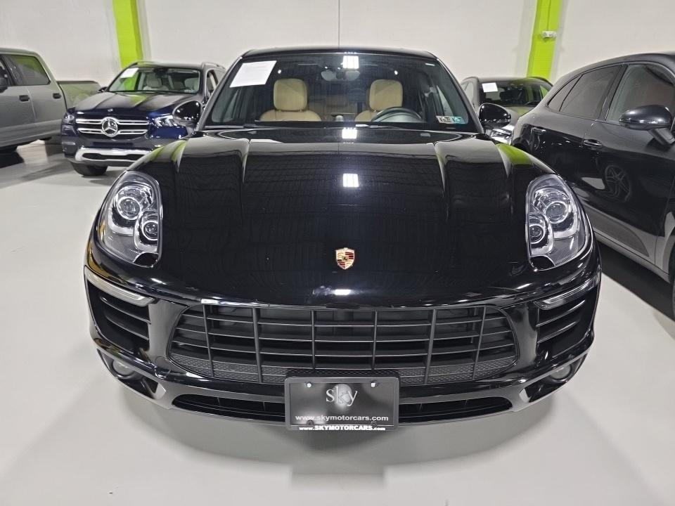 2018 Porsche Macan Base AWD