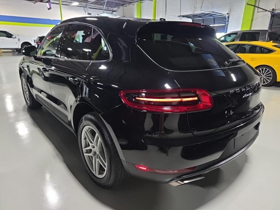 2018 Porsche Macan Base AWD