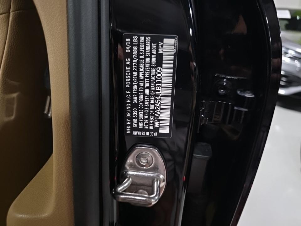 2018 Porsche Macan Base AWD