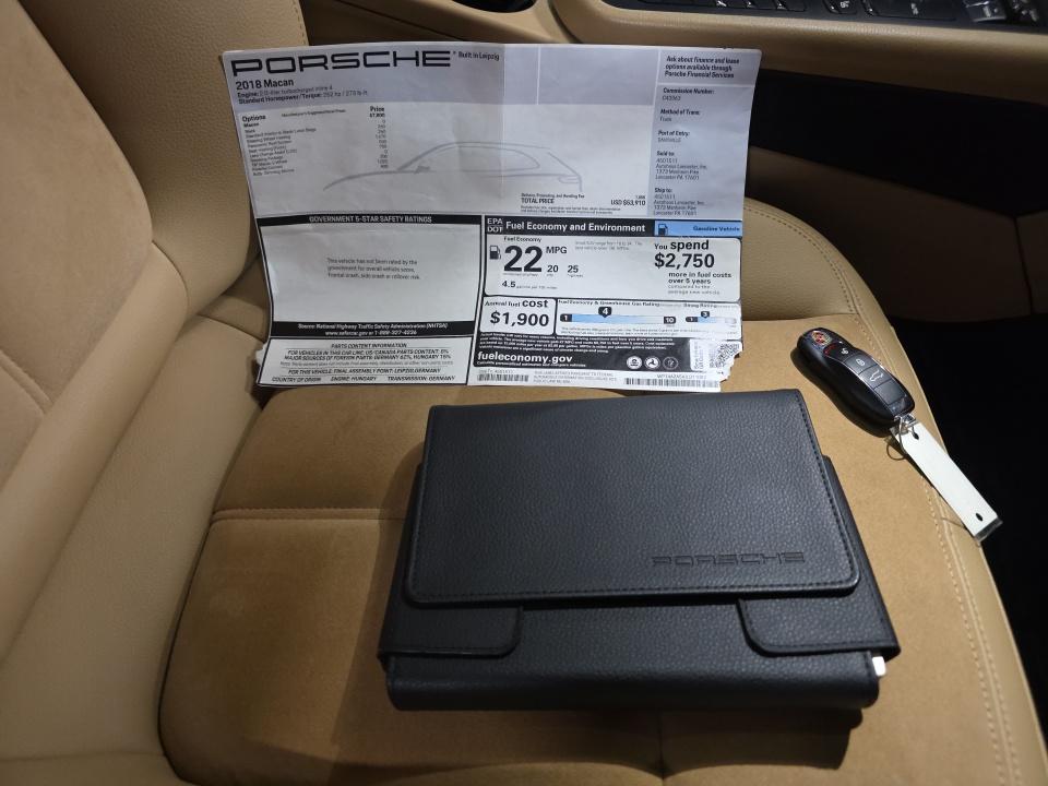 2018 Porsche Macan Base AWD
