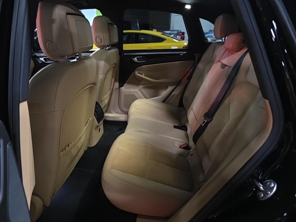 2018 Porsche Macan Base AWD