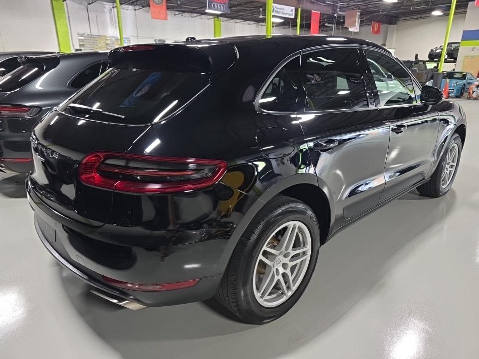 2018 Porsche Macan Base AWD
