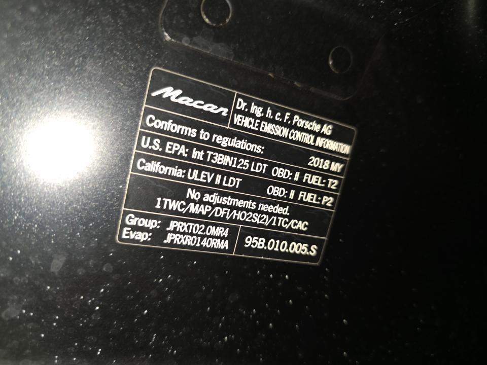 2018 Porsche Macan Base AWD
