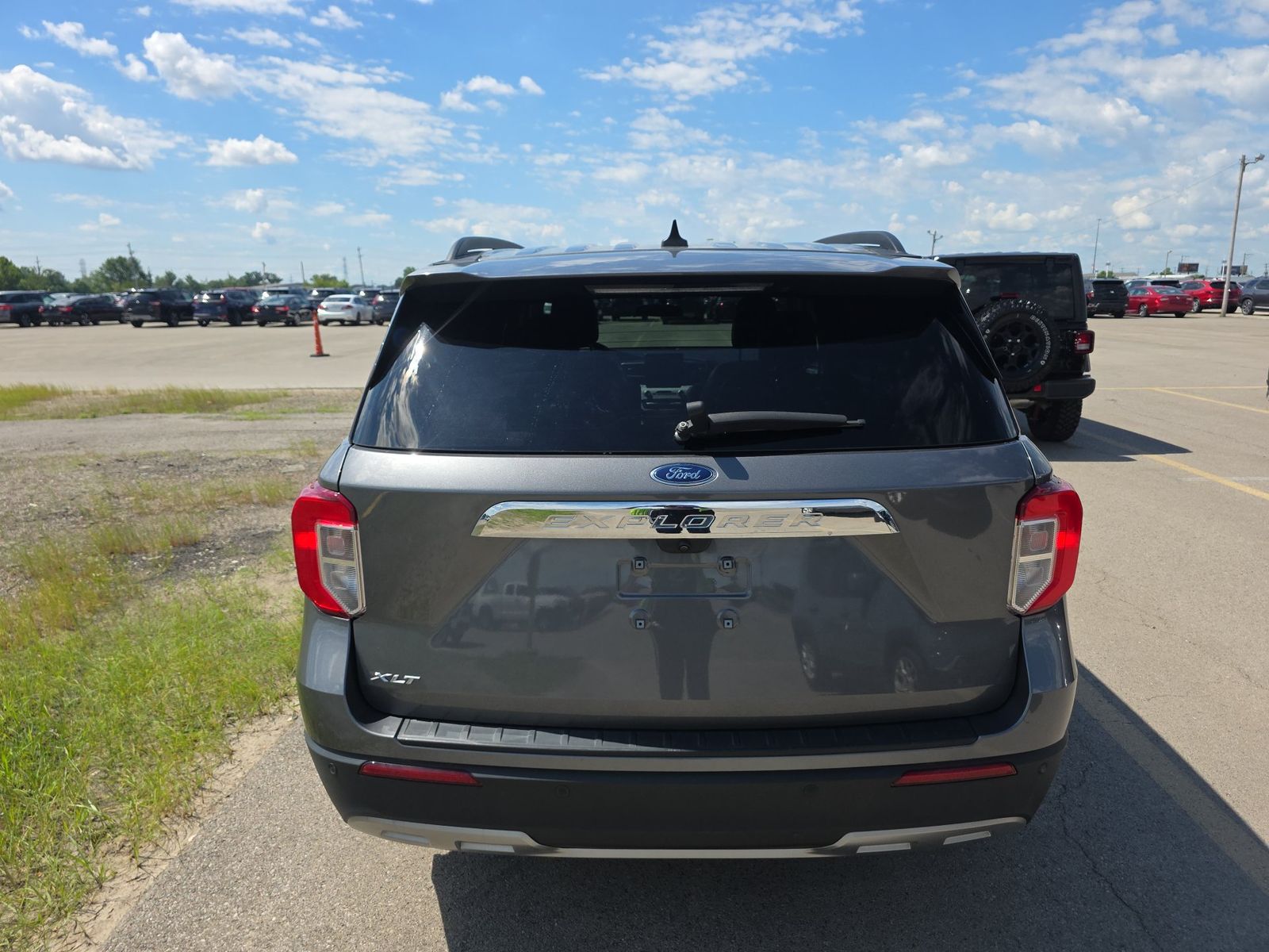 2023 Ford Explorer XLT RWD
