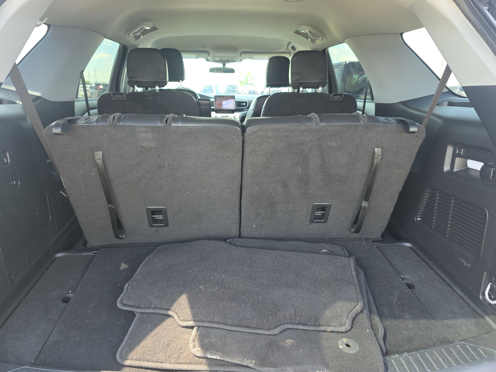 2023 Ford Explorer XLT RWD