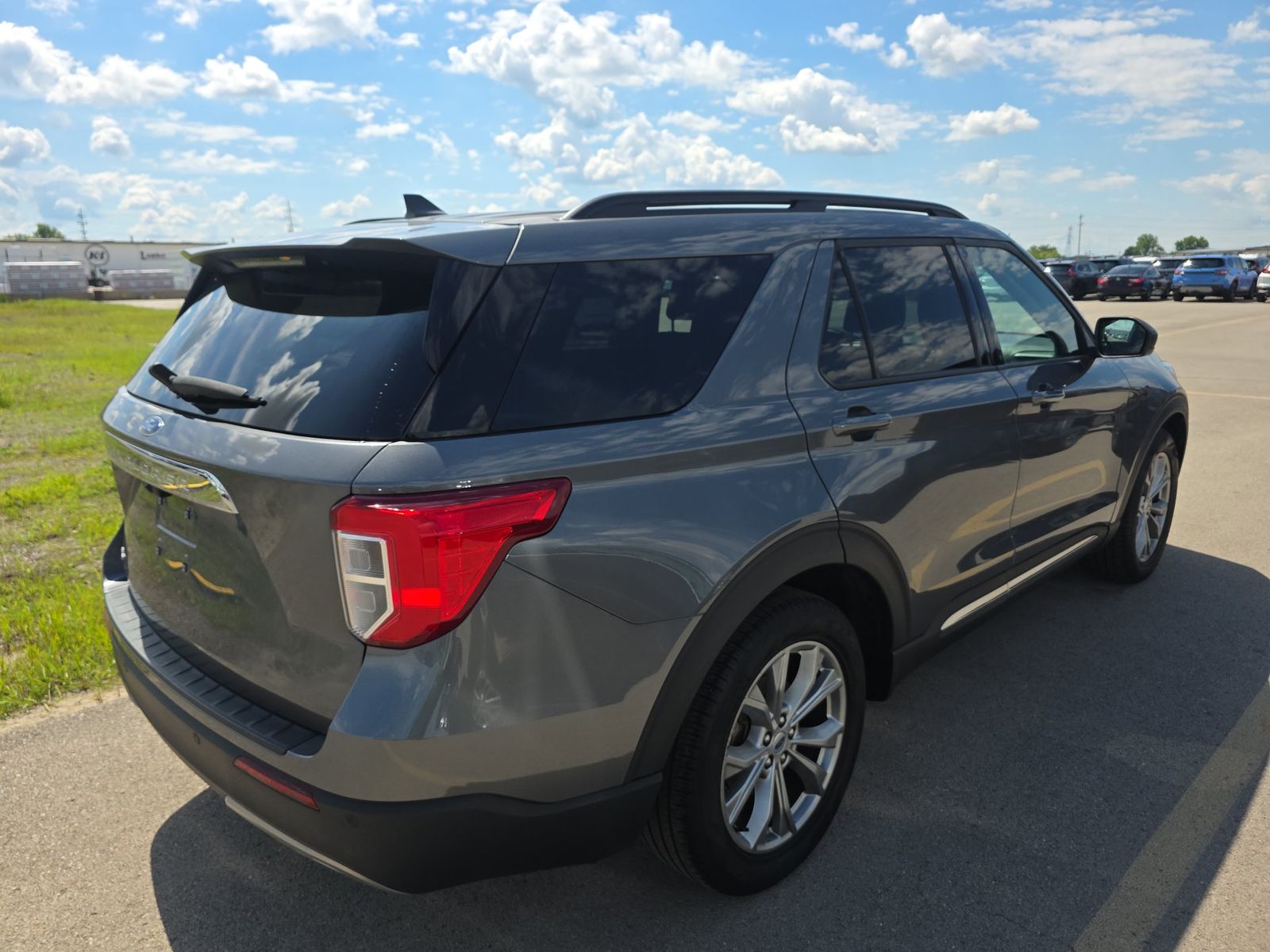 2023 Ford Explorer XLT RWD